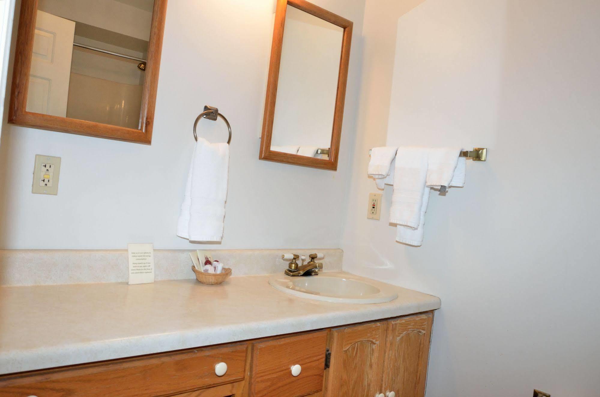 Four Seasons Country Inn Glasgow Εξωτερικό φωτογραφία